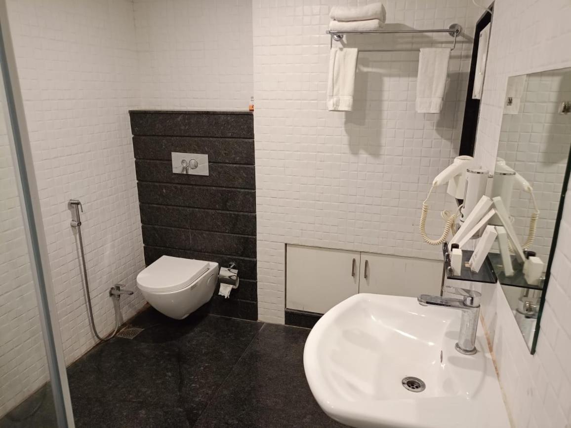 Hotel Rishiraj, Nagaon Nagaon  Zewnętrze zdjęcie