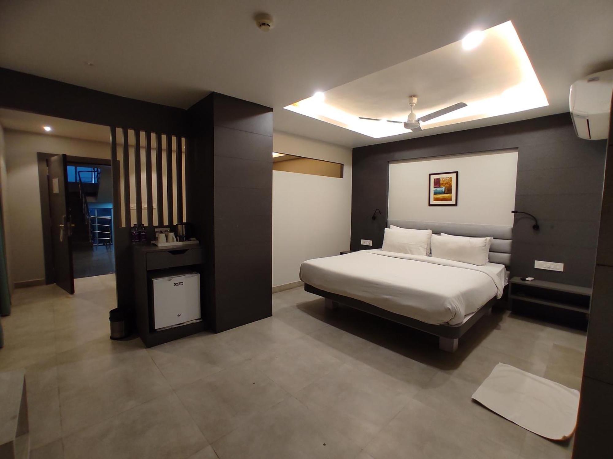 Hotel Rishiraj, Nagaon Nagaon  Zewnętrze zdjęcie