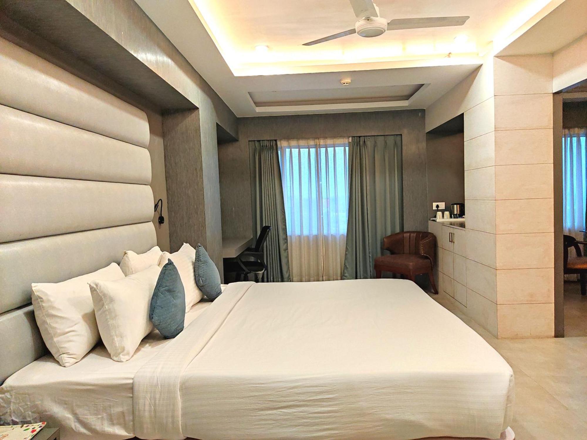Hotel Rishiraj, Nagaon Nagaon  Zewnętrze zdjęcie
