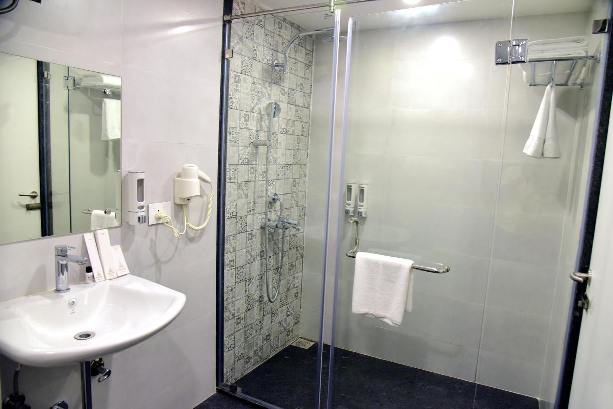 Hotel Rishiraj, Nagaon Nagaon  Zewnętrze zdjęcie